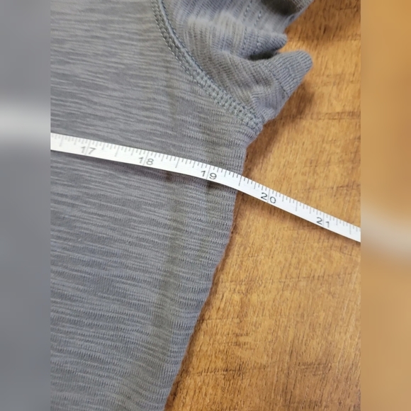 FREE W BUNDLE Bleu Gray crochet detail t-shirt - Picture 7 of 10